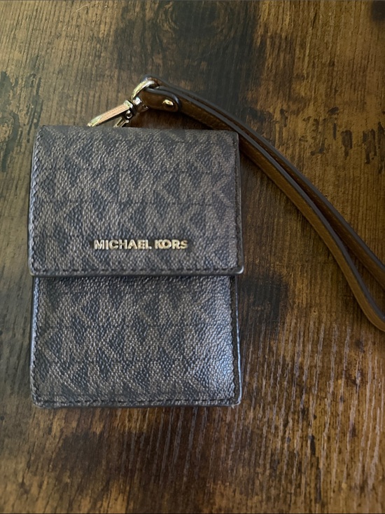 Michael Kors Handbags - Michael Kors Signature Card Holder Wristlet with Gold Accent